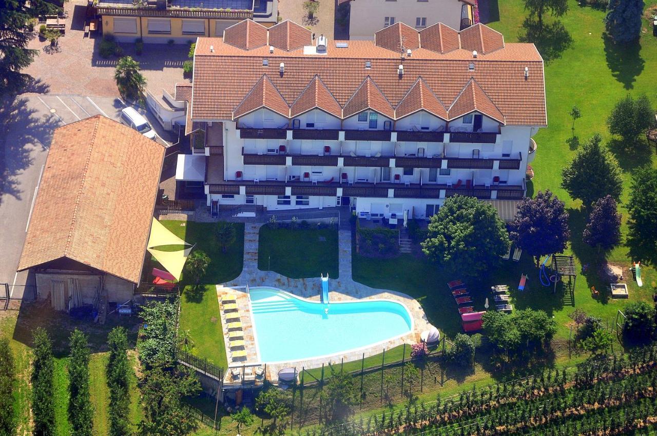 Hotel Garni Gruener Baum Лаивес Екстериор снимка