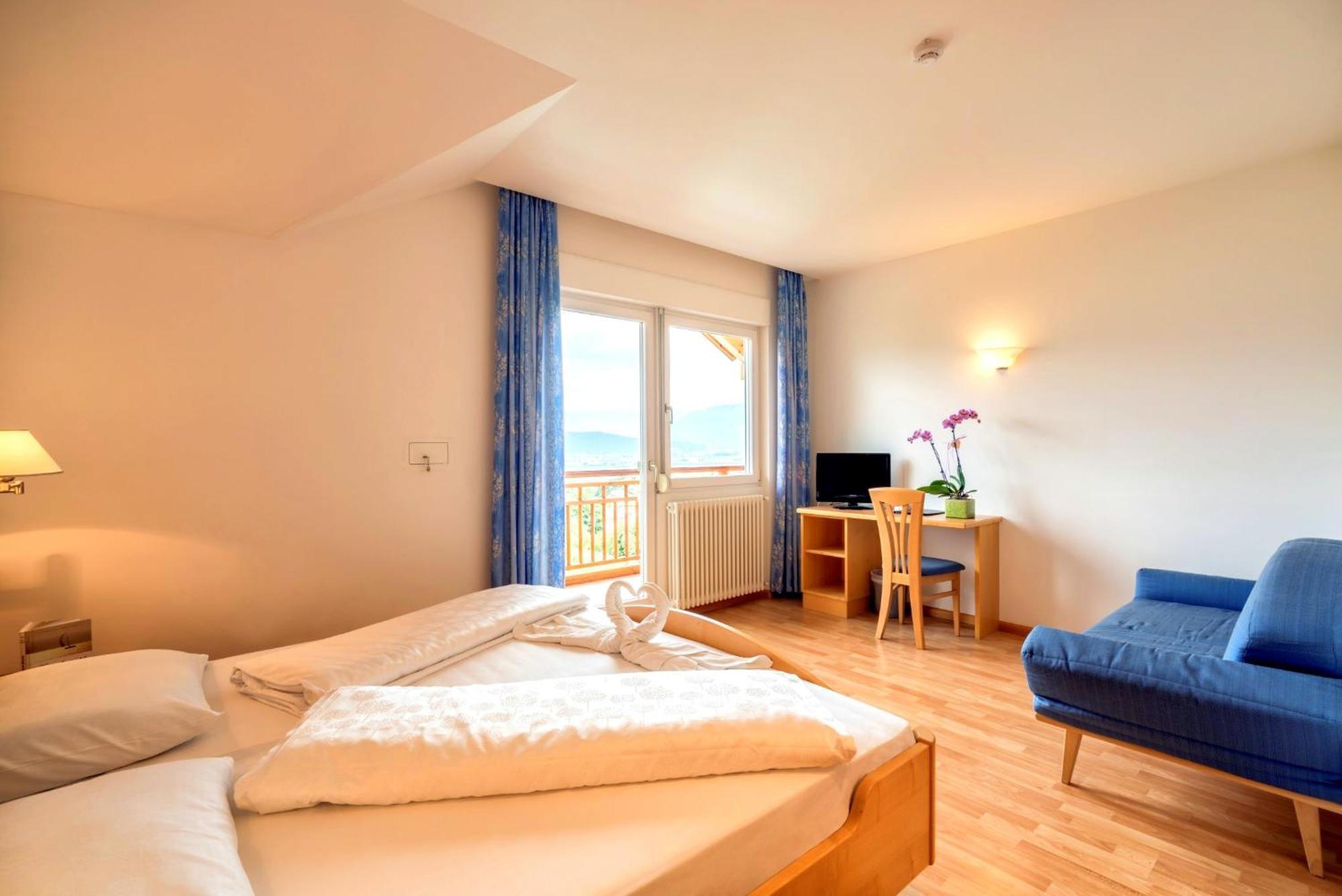 Hotel Garni Gruener Baum Лаивес Екстериор снимка