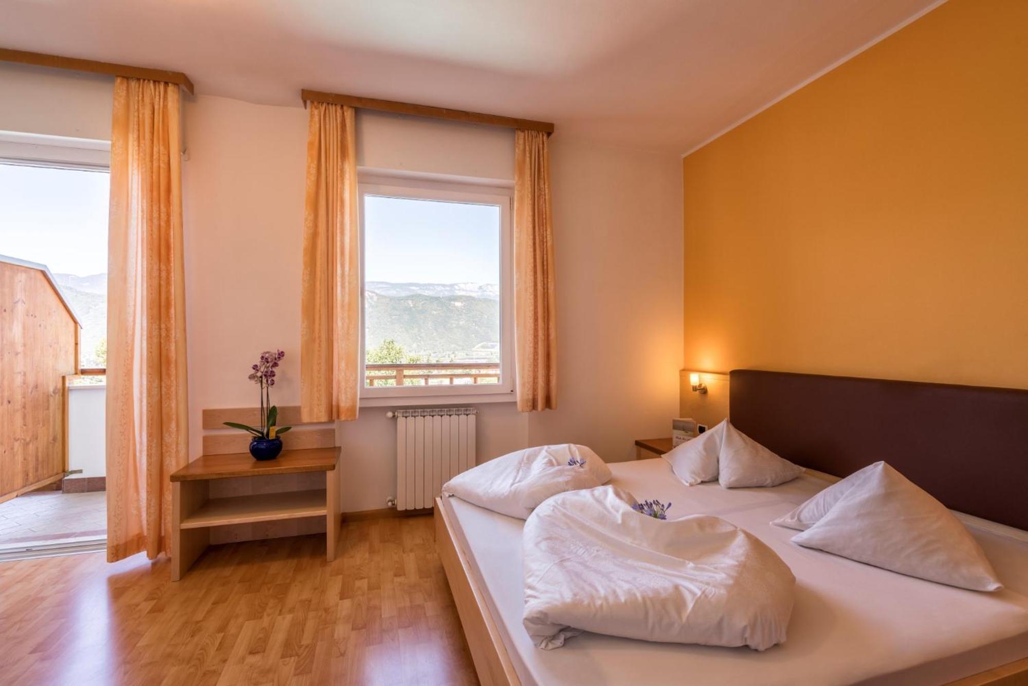 Hotel Garni Gruener Baum Лаивес Екстериор снимка