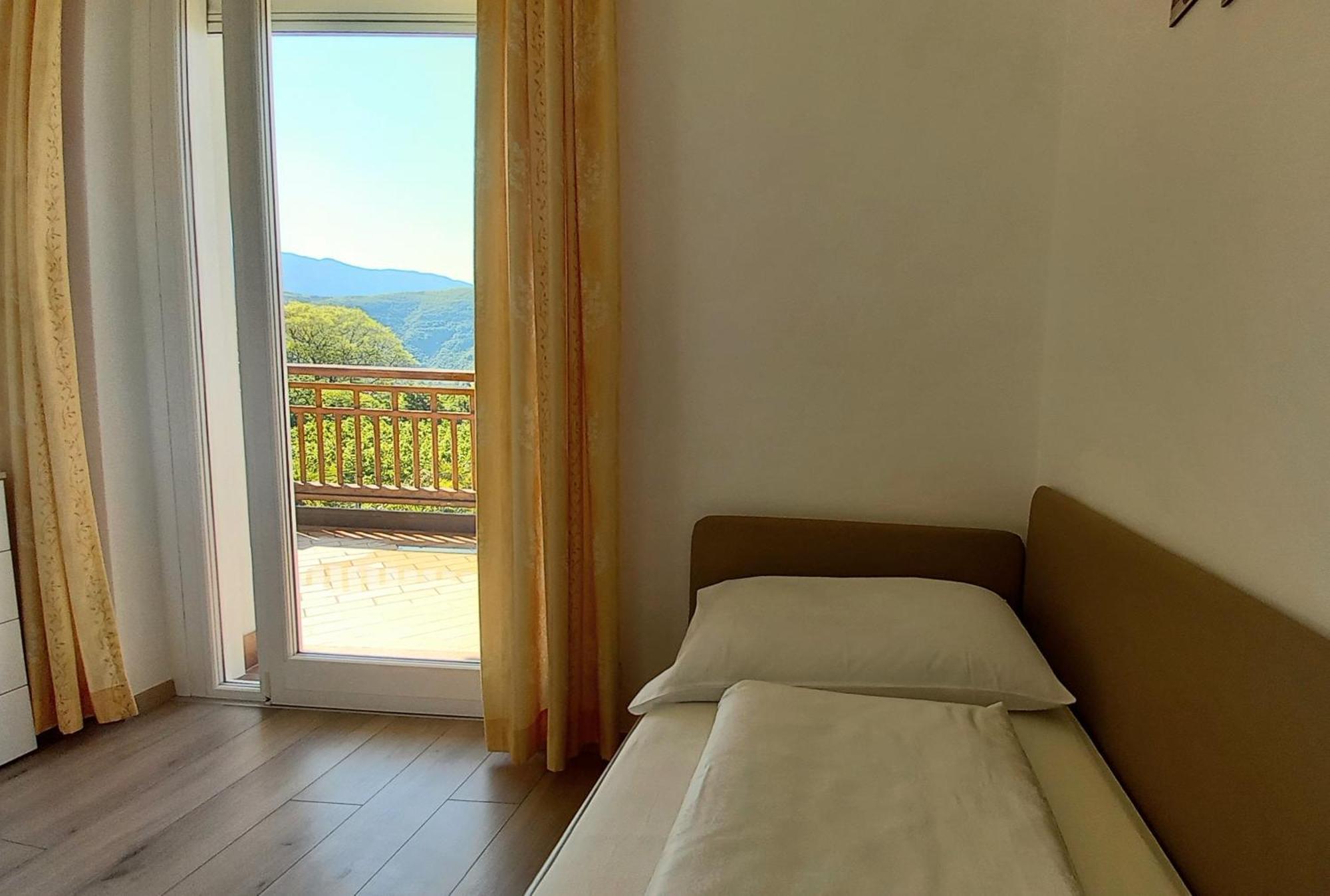 Hotel Garni Gruener Baum Лаивес Екстериор снимка