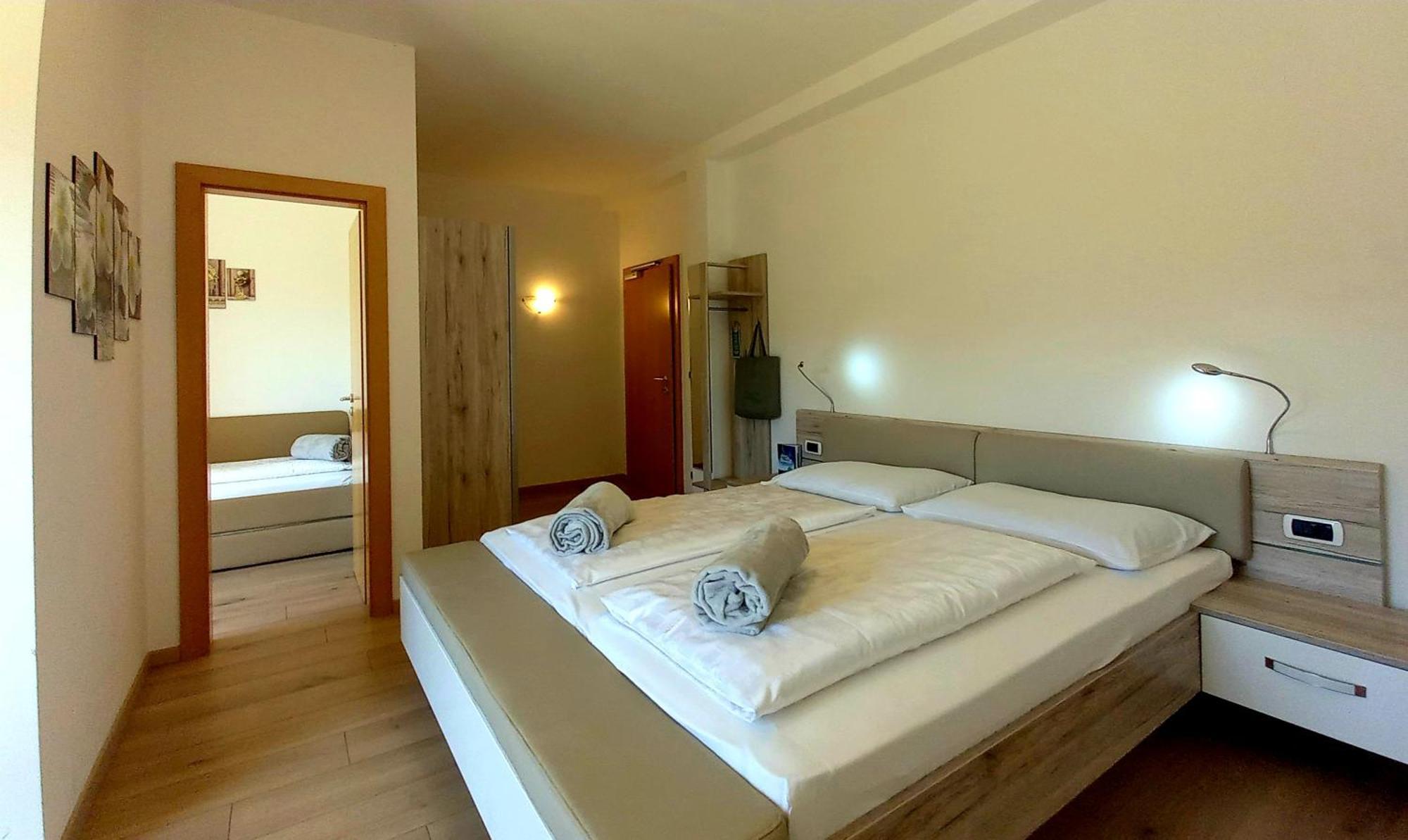 Hotel Garni Gruener Baum Лаивес Екстериор снимка