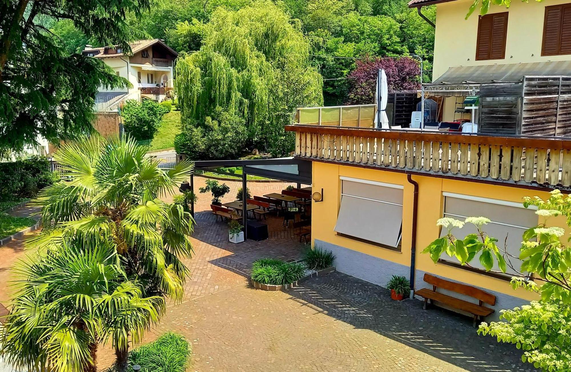 Hotel Garni Gruener Baum Лаивес Екстериор снимка
